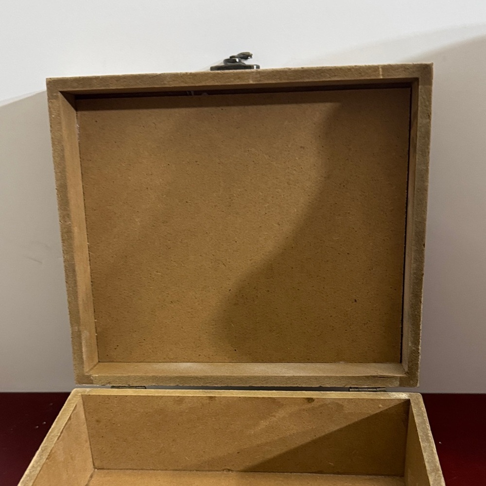 Wooden Memory Keepsake Box with Hummingbird Design - Picture 4 of 12